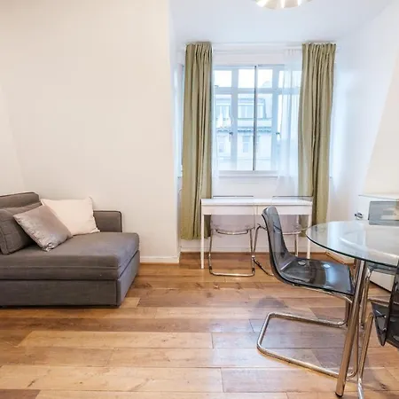 Apartment Oxford Street By Threstle *