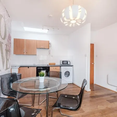 Apartment Oxford Street By Threstle