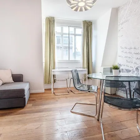 Apartment Oxford Street By Threstle London