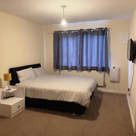 Lovely 2 Bedroom Family Holiday Thamesmead (Greater London)