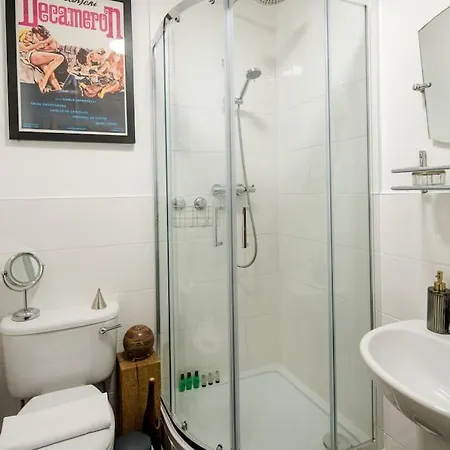 Apartment Superb Cozy Flat In Lovely Area London