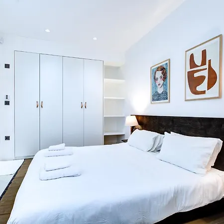 Stylish 1br Unit, Super Fast Internet, Gated Complex - Near Queen's Park! London