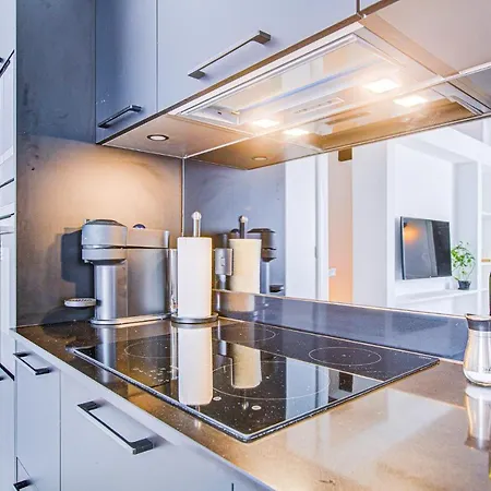 Apartment Stylish 1br Unit, Super Fast Internet, Gated Complex - Near Queen's Park! London