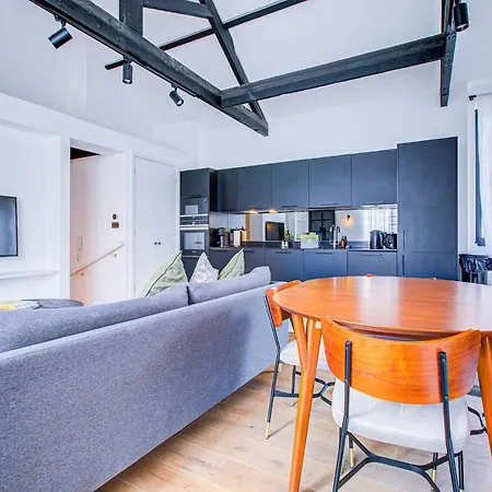 Apartment Stylish 1br Unit, Super Fast Internet, Gated Complex - Near Queen's Park! *