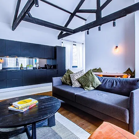 Apartment Stylish 1br Unit, Super Fast Internet, Gated Complex - Near Queen's Park! London