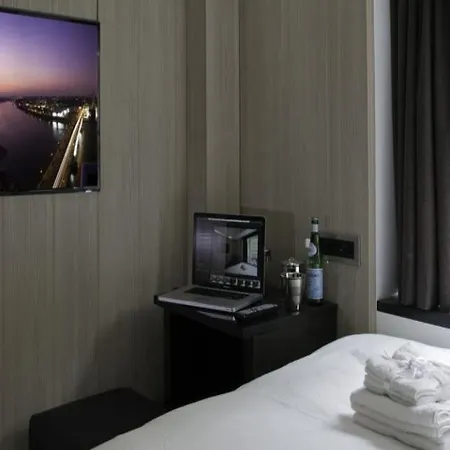 The Z Victoria 3*
