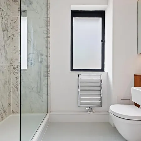 Luxurious Harrods Penthouse With Stunning Views Londra