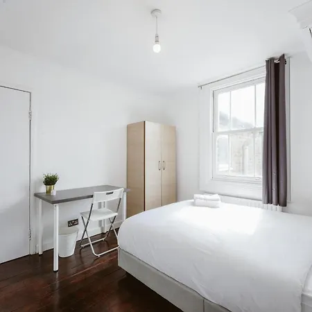 Great In Stepney Station - 12 Penzion *