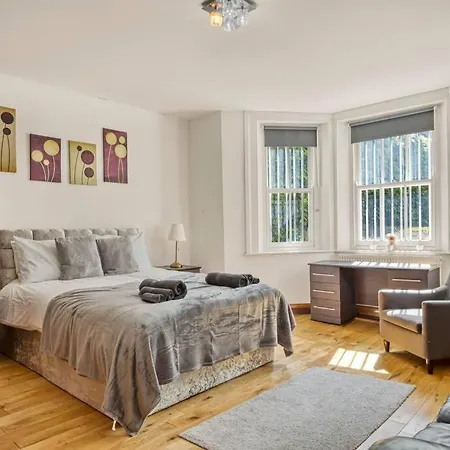 Appartamento Spacious 3 Bed Apt- Earls Court Londra
