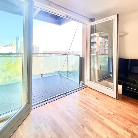 Canary Wharf, E14 9pw, 2 Bedroom Apartment *