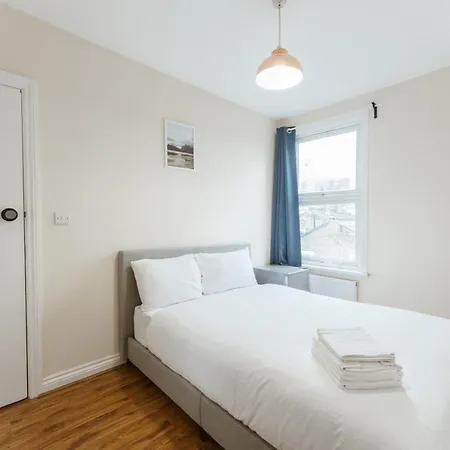 Mile End 57a Hostel