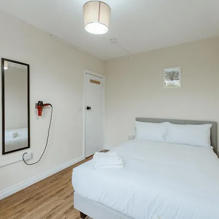 Hostel Mile End 57a London