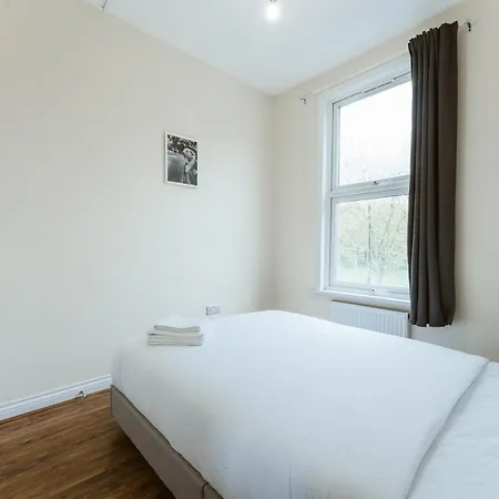 Mile End 57a * London