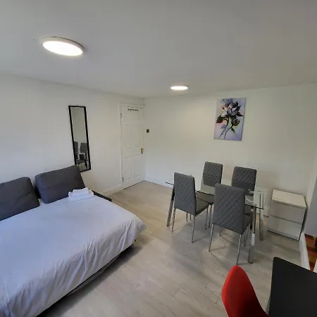 Cosy By Clapham South Underground! Apartment London