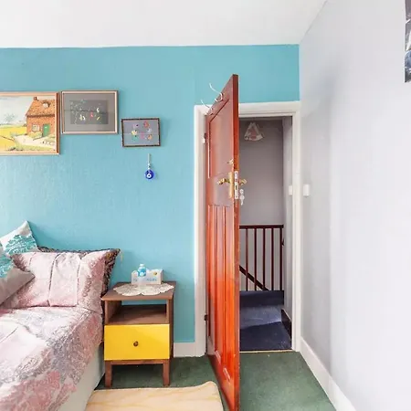 Apartment House 220