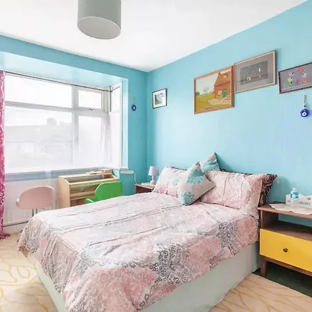 House 220 Apartment *