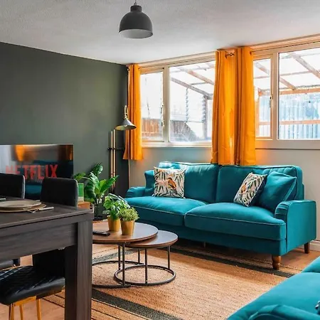 Contractor Base With Pool Table