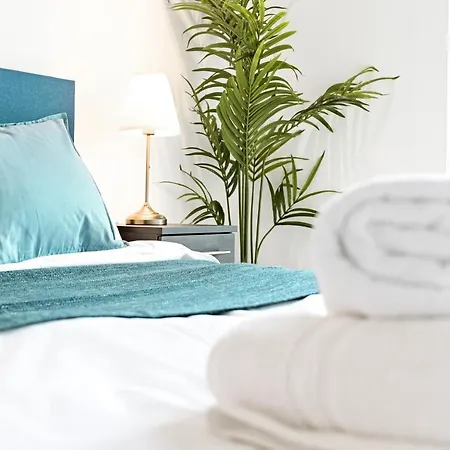Khayat Homes - The Curve - One Bed * London