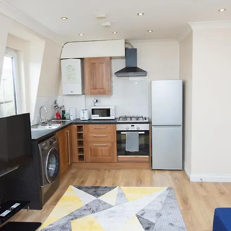 Evergreen Apartments-flat 5, Apartment *