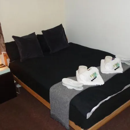 Homestay Barking Station
