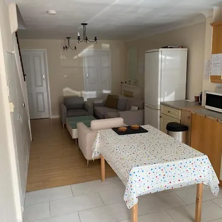Ensuite Near Canal