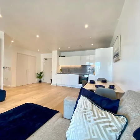 Md : Stunning 2 Bedroom 2 Bath - Royal Docks * London