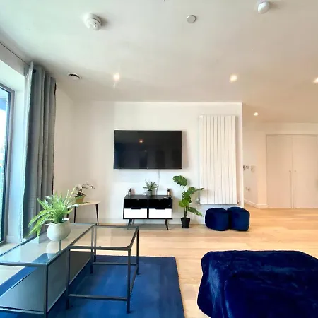 Md : Stunning 2 Bedroom 2 Bath - Royal Docks Apartment *