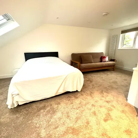 Huge Modern Family London Holiday home