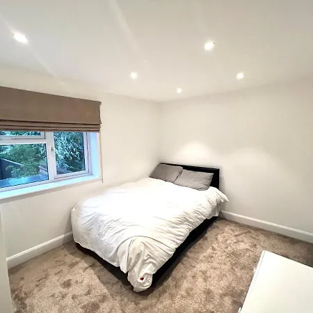 Holiday home Huge Modern Family London *