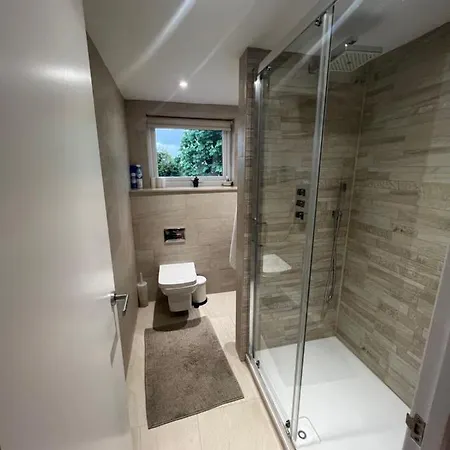Holiday home Huge Modern Family London