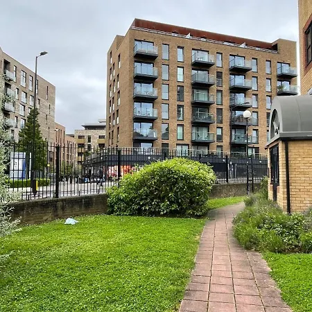 Apartment Surrey Docks Se16 Near Canada Water N Easy Access Canary Wharf