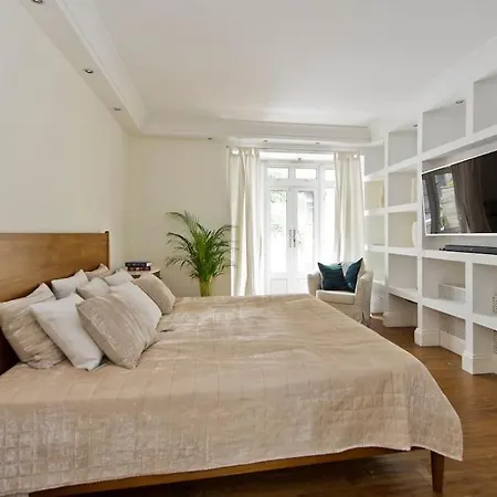 Huge Hyde Park Of Ca. 300 Sqm * London