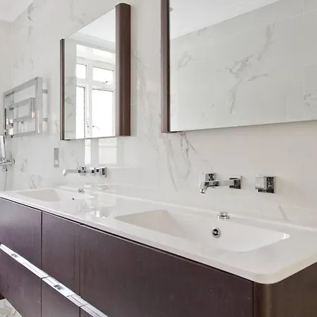Huge Hyde Park Of Ca. 300 Sqm London