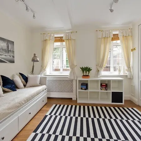 Huge Hyde Park Of Ca. 300 Sqm London