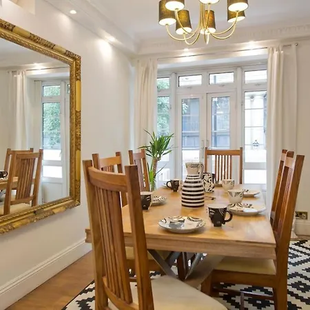 Huge Hyde Park Of Ca. 300 Sqm Apartment