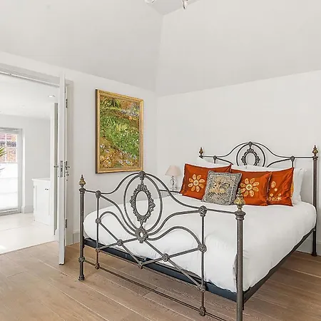 Veeve - Heart Of Hampstead