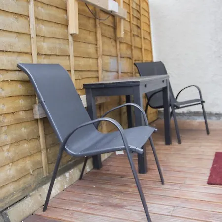 Golders Green Apartment *