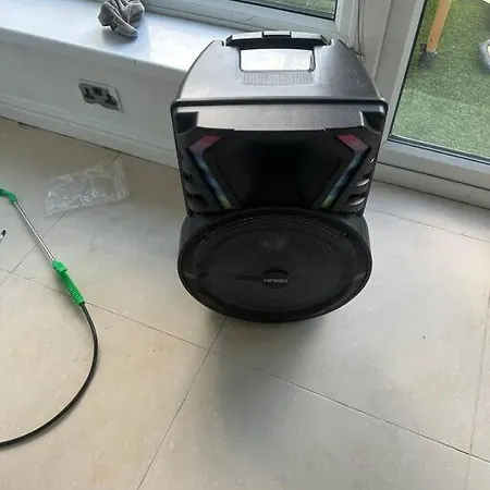 5 Bedroom House Se6 *