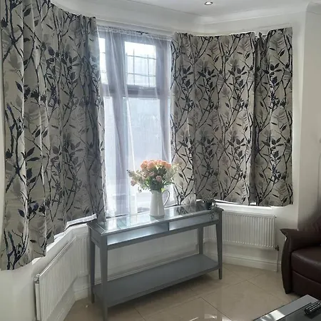 5 Bedroom House Se6 London