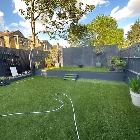5 Bedroom House Se6 * Londres