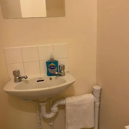 Homestay Stunning 3 Bedroom Property- Large