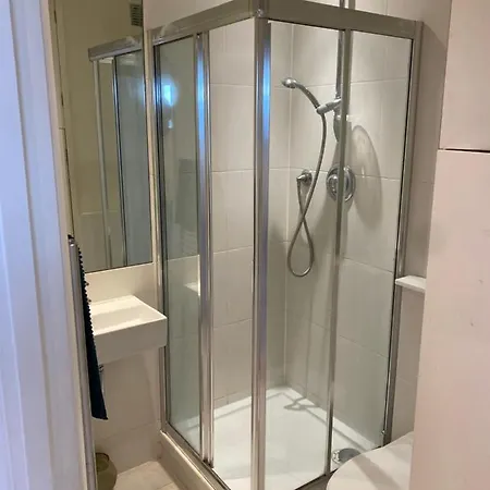 Central Flat In Putney London
