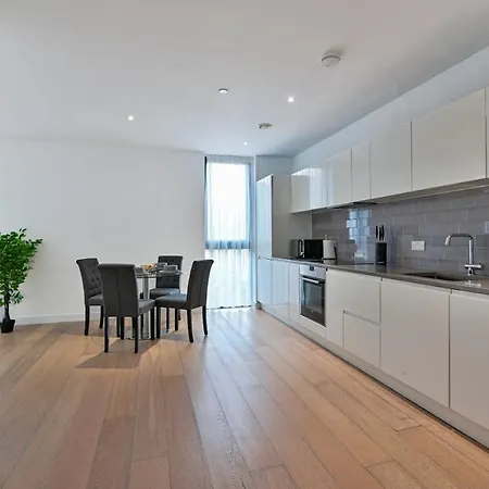 Shywharf Apartment *