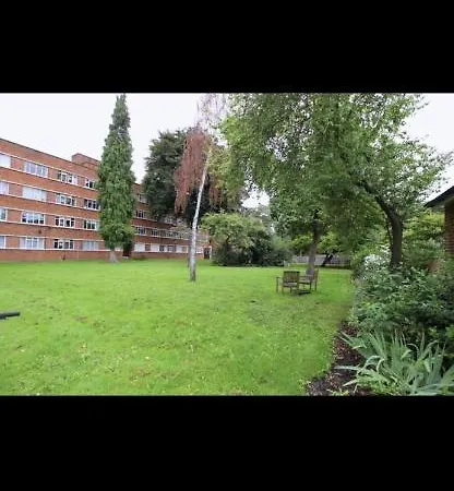 Central Flat In Putney *