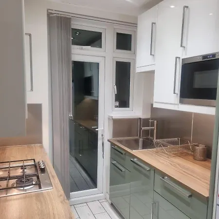 Spacious Private In Vibrant South London Homestay Thornton Heath