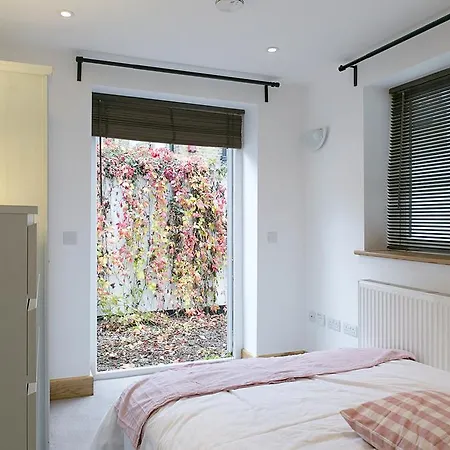 Apartment The Greyhound Fulham Lodge London