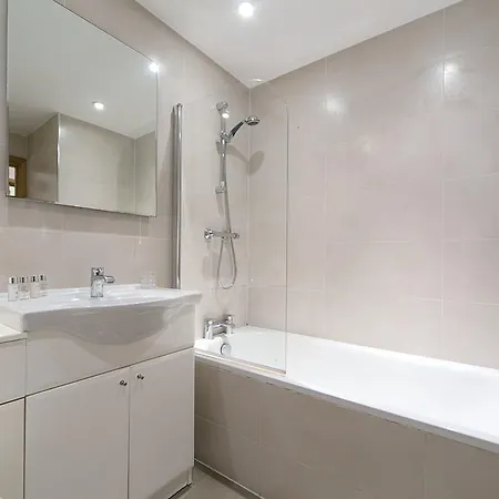 Apartment The Greyhound Fulham Lodge London