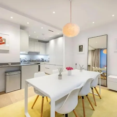 Apartment Posh 3 Bedroom Flat With Terrace And Indoor Fireplace In Mayfair, Near Hyde Park