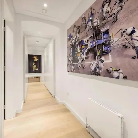 Apartment Posh 3 Bedroom Flat With Terrace And Indoor Fireplace In Mayfair, Near Hyde Park *