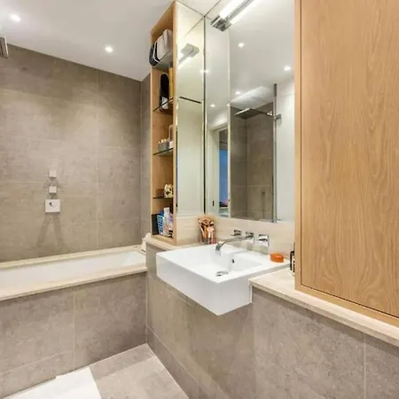 Apartment Posh 3 Bedroom Flat With Terrace And Indoor Fireplace In Mayfair, Near Hyde Park